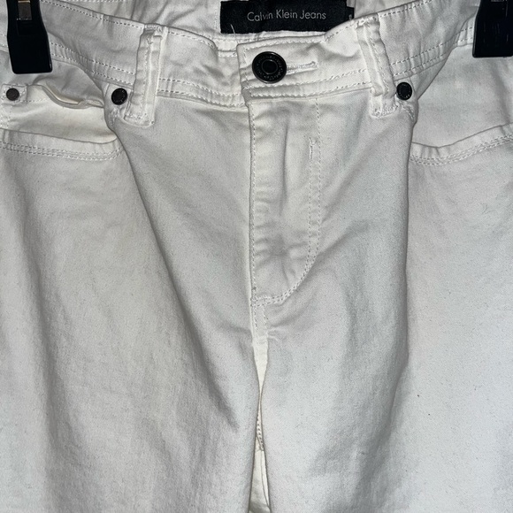 Calvin Klein White Jeans, Skinny Crop, Size 10 - Picture 4 of 7